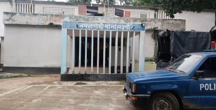 নওগাঁর বদলগাছীতে কলার পাতা কাটা নিয়ে সংঘর্ষে বড় ভাই নিহত, আটক ২